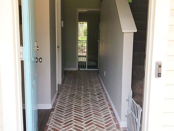 4th image of 1917 Cherrybend Dr