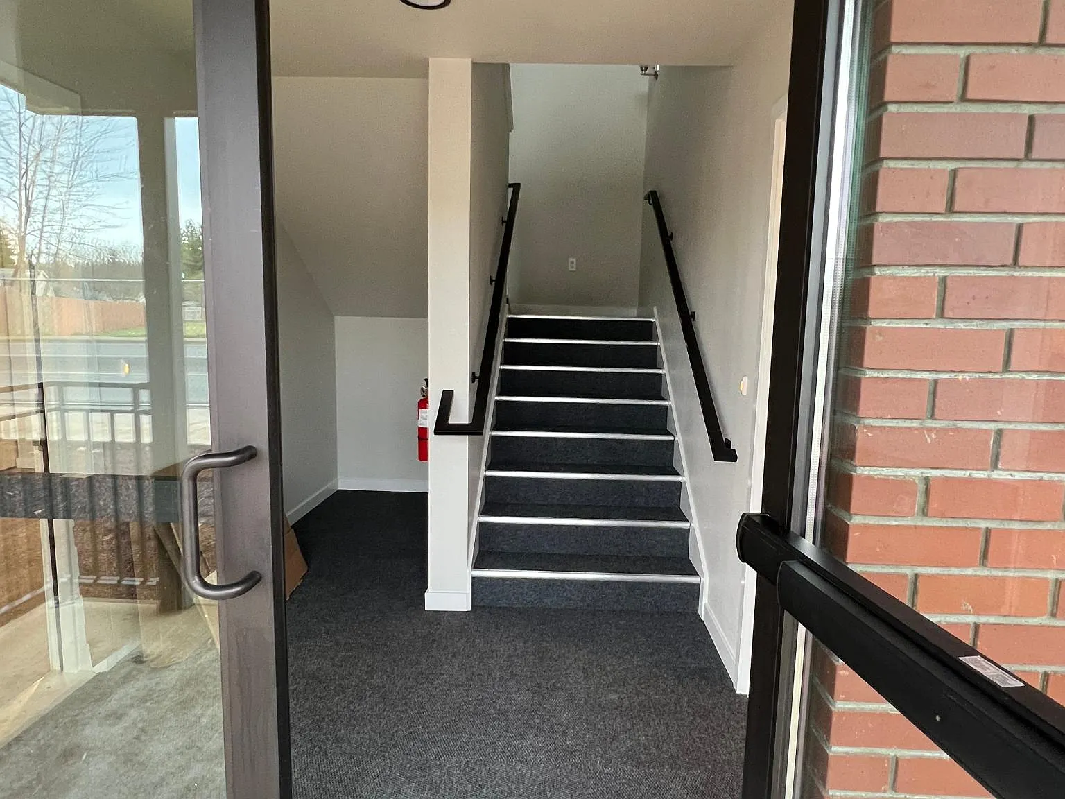 540 Gateway Blvd — Photo 2