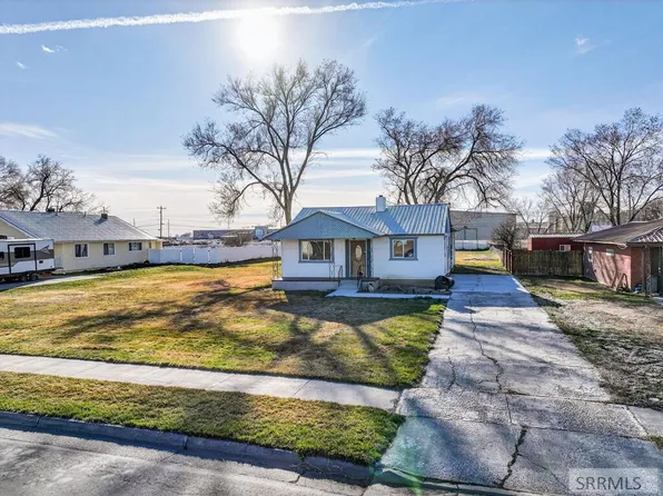 570 S Park Ave, Shelley, ID 83274
