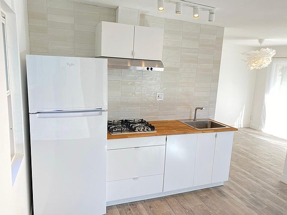 3rd image of 441 Fuego Ave #2