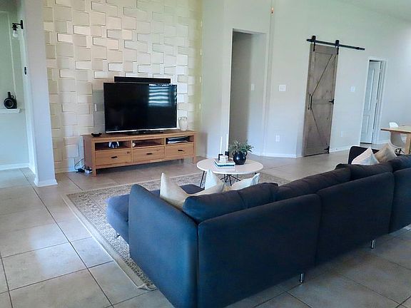 4th image of 2109 Hickory Valley Ct