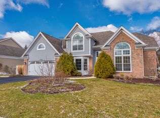 1N250 Blue Jay Ct, Carol Stream, IL 60188