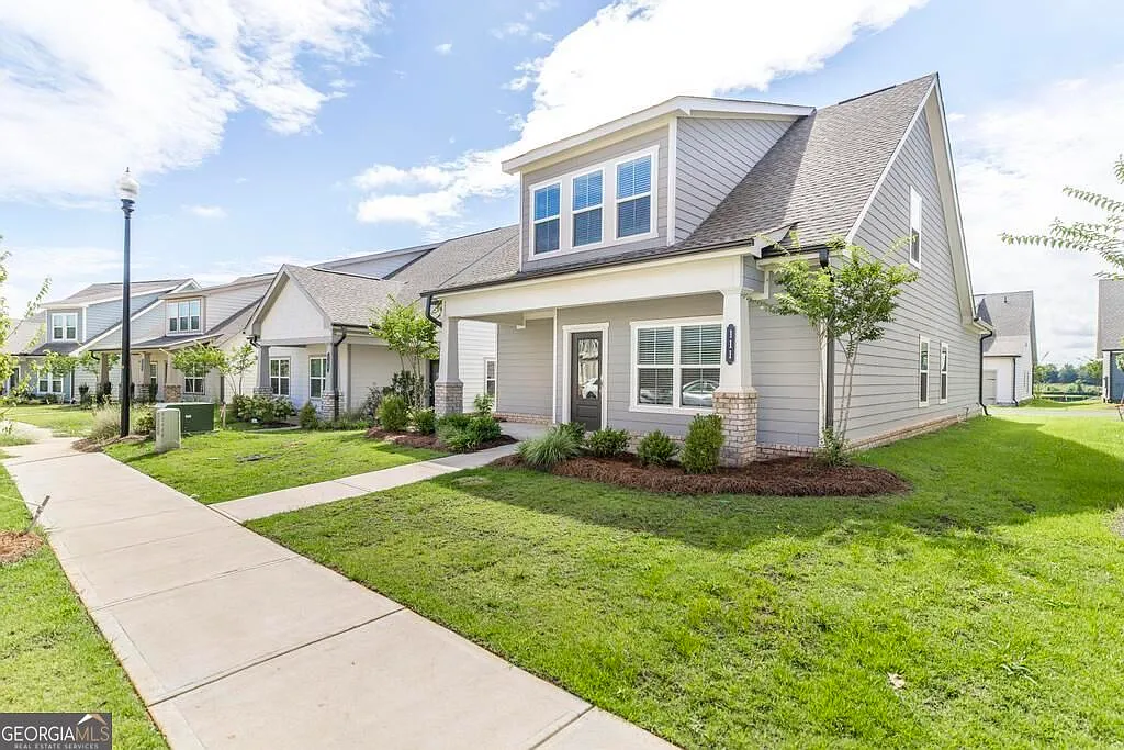 3 bed, 2.5 bath, 1657 sqft, $2,400 — Photo 2