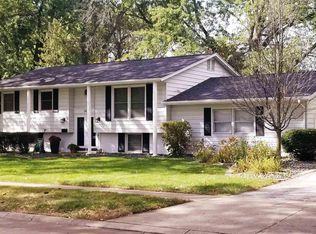 3424 Forest Rd, Davenport, IA 52807