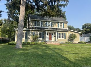 2 William St #1, Glen Head, NY 11545