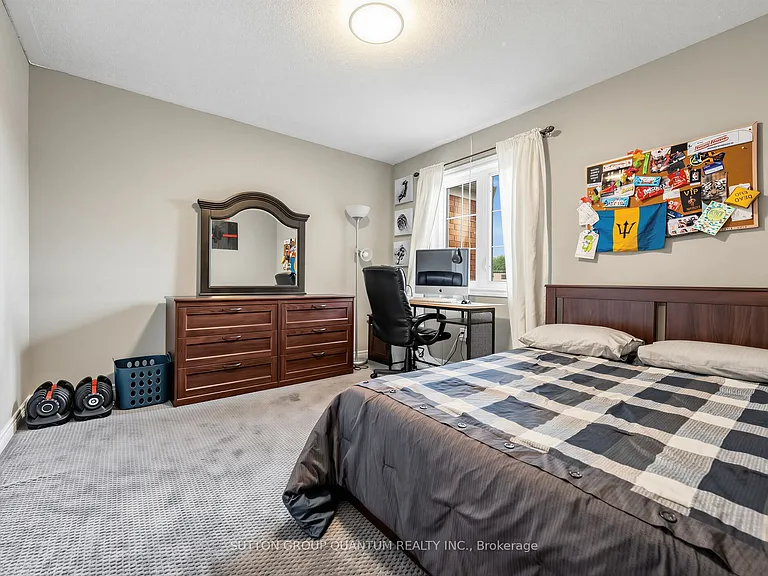 581 Grant Way #UPPER — Photo 22