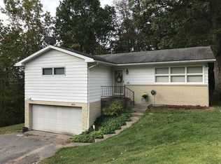 1498 Hillcrest Rd, Fairmont, WV 26554