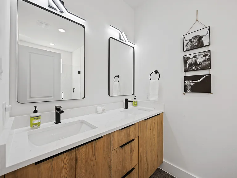 4110 Dreyfus St #B — Photo 18