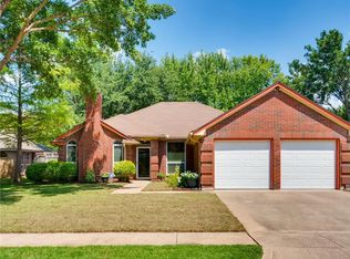 3313 Hazlewood Ct, Bedford, TX 76021