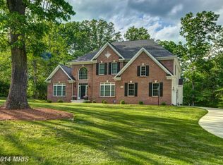 9924 Woodrow St, Vienna, VA 22181