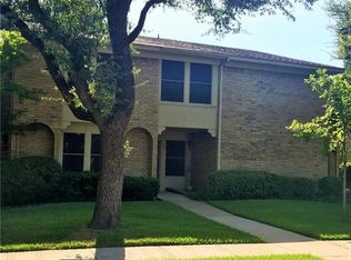 535 Towne House Ln, Richardson, TX