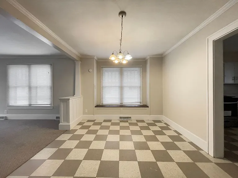 215 S Talley Ave — Photo 6