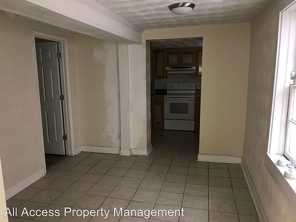 4th image of 420 London St APT 1