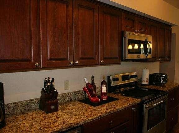 4th image of 3410 Blakewood Ave