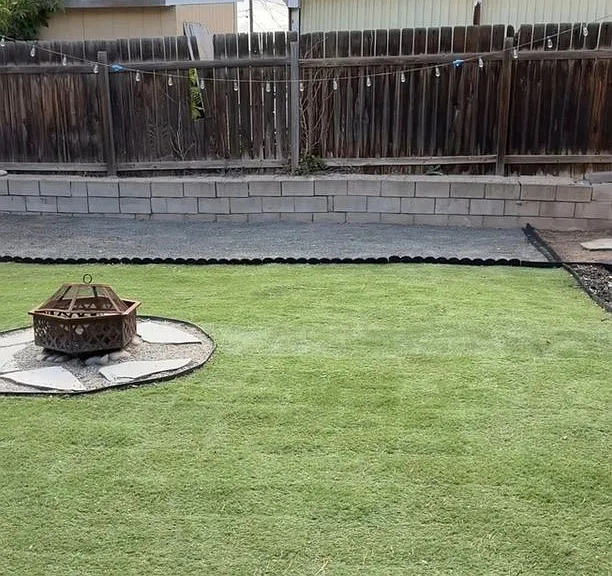 1050 Locust Pl — Photo 17