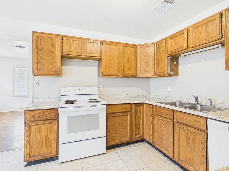 4308 S Jackson St — Photo 9