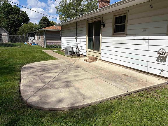 3rd image of 1104 Maxwell Ave