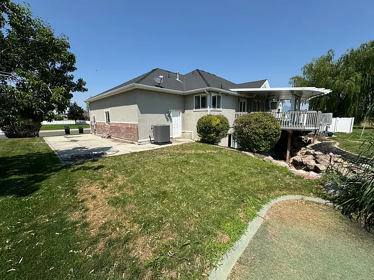 3473 W Inverness Dr — Photo 6