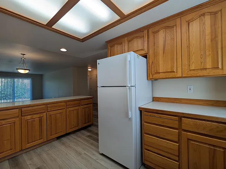 686 Oakdale Ave — Photo 10