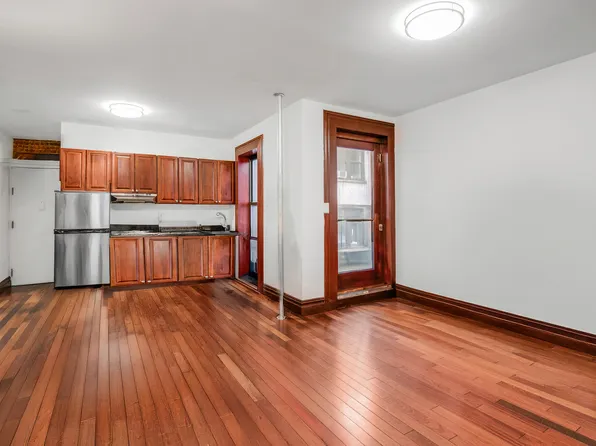 1392 Madison Avenue image 1 of 11