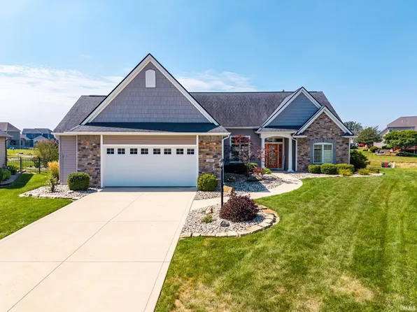 14805 Blue Reef Dr, Fort Wayne, IN 46814