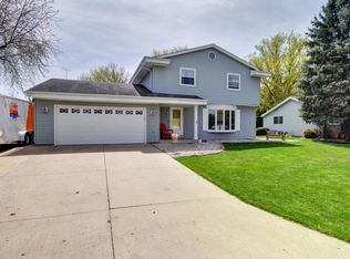 639 Aber Dr, Waterford, WI 53185