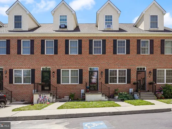 612 Crossing Ct, Kennett Square, PA 19348