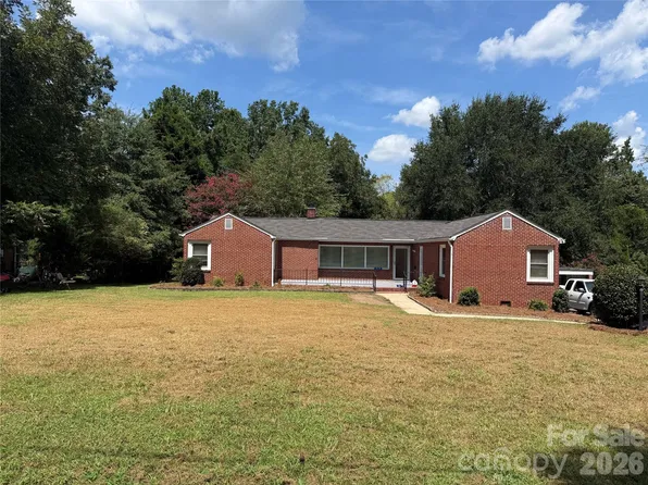 819 Wildwood St, Wadesboro, NC 28170