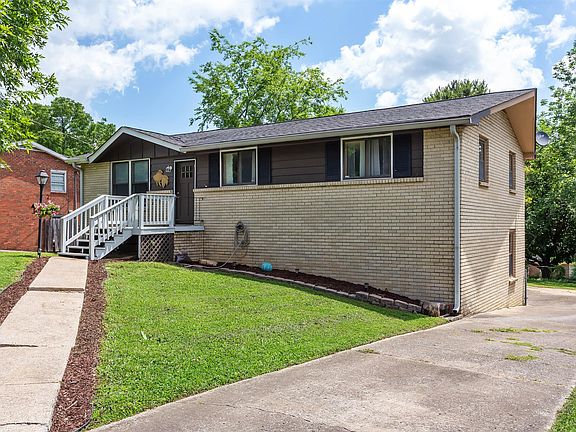 3rd image of 2828 Galesburg Dr