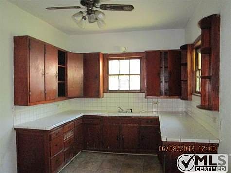 2nd image of 1318 E Tennie St
