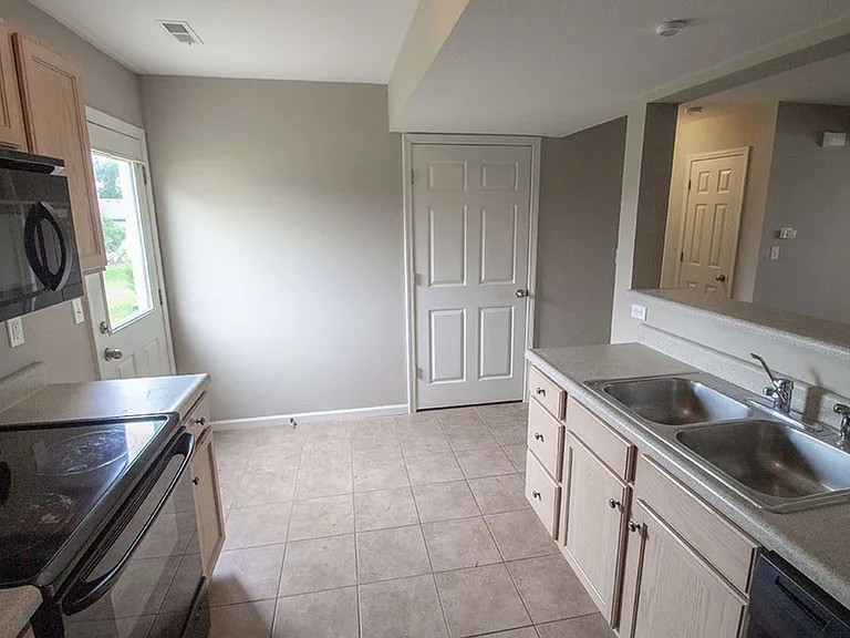 214 Arctic Wolf Ct — Photo 9
