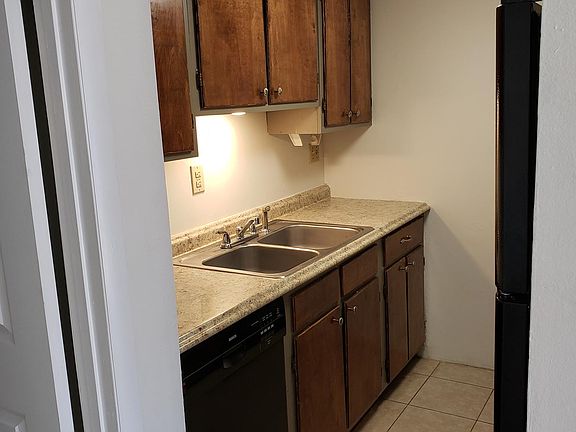 5th image of 201 College Blvd E Unit 2