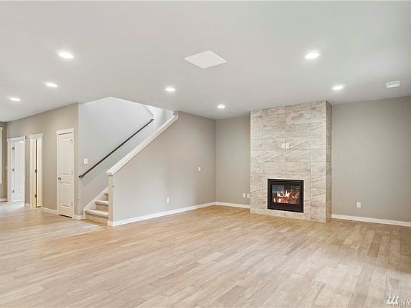 3rd image of 16913 124th Avenue Ct E