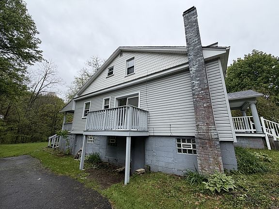 2nd image of 220 Lovers Ln NW #3