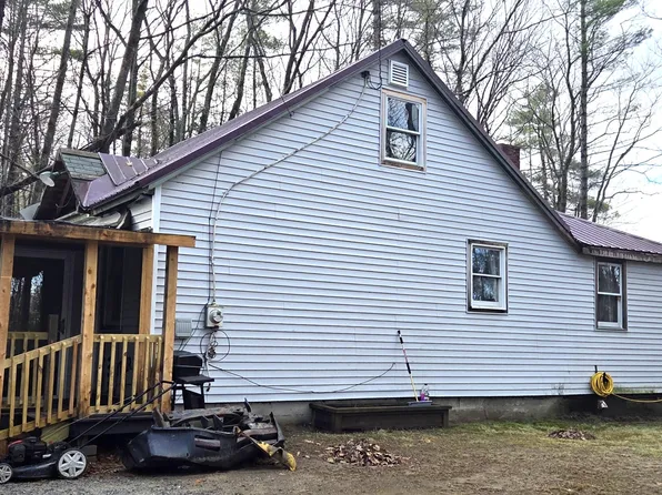 46 Fourth Street, Mexico, ME 04257