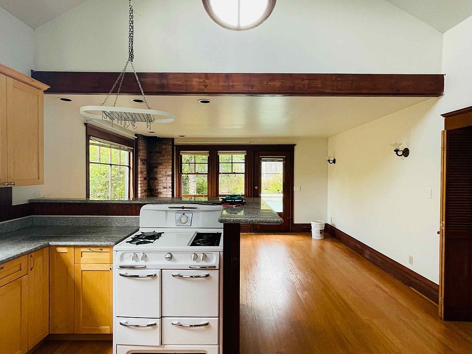 Kitchen/casual living