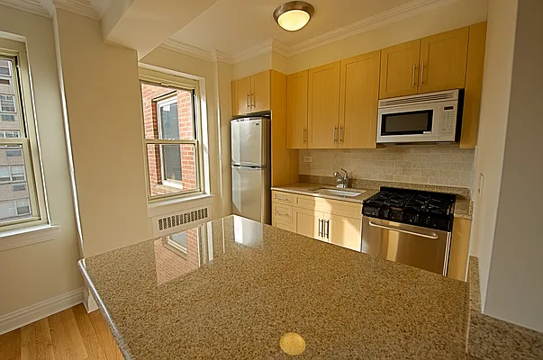 Rented by Stonehenge NYC LLC | media 26