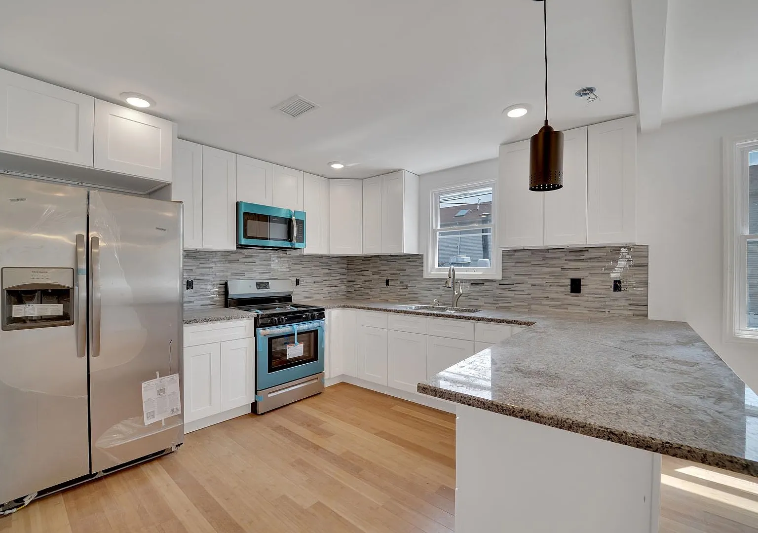 2 bed, 2.0 bath, $2,600 — Photo 1