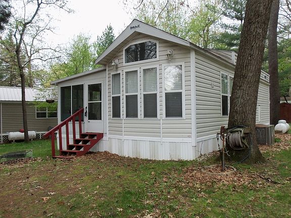 3rd image of 7/150 Woodhaven Dr E