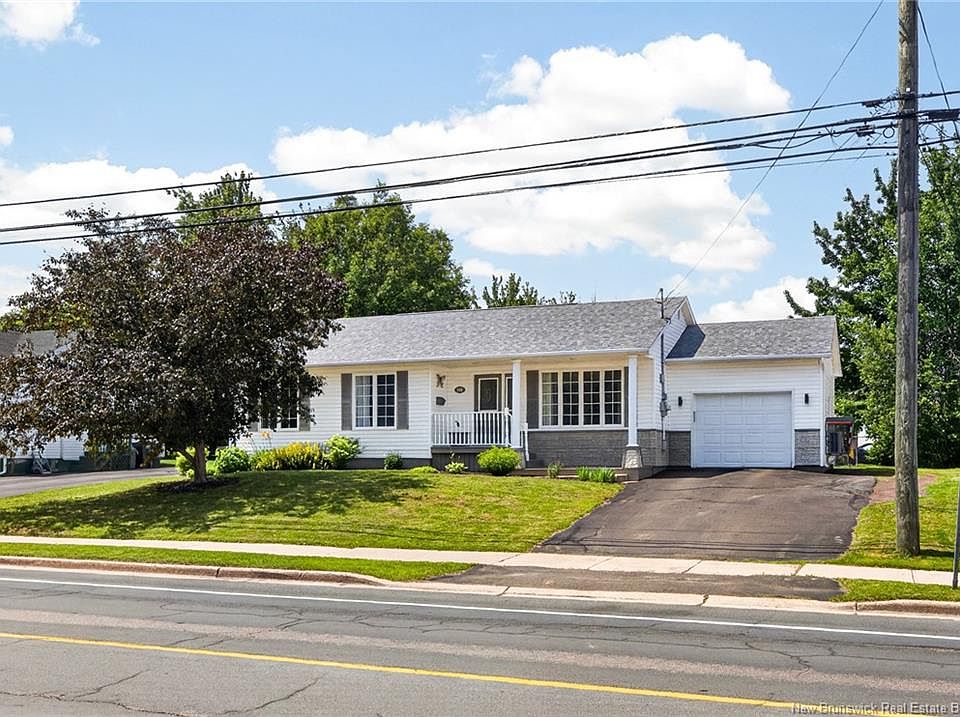 1st image of 545 Centrale St
