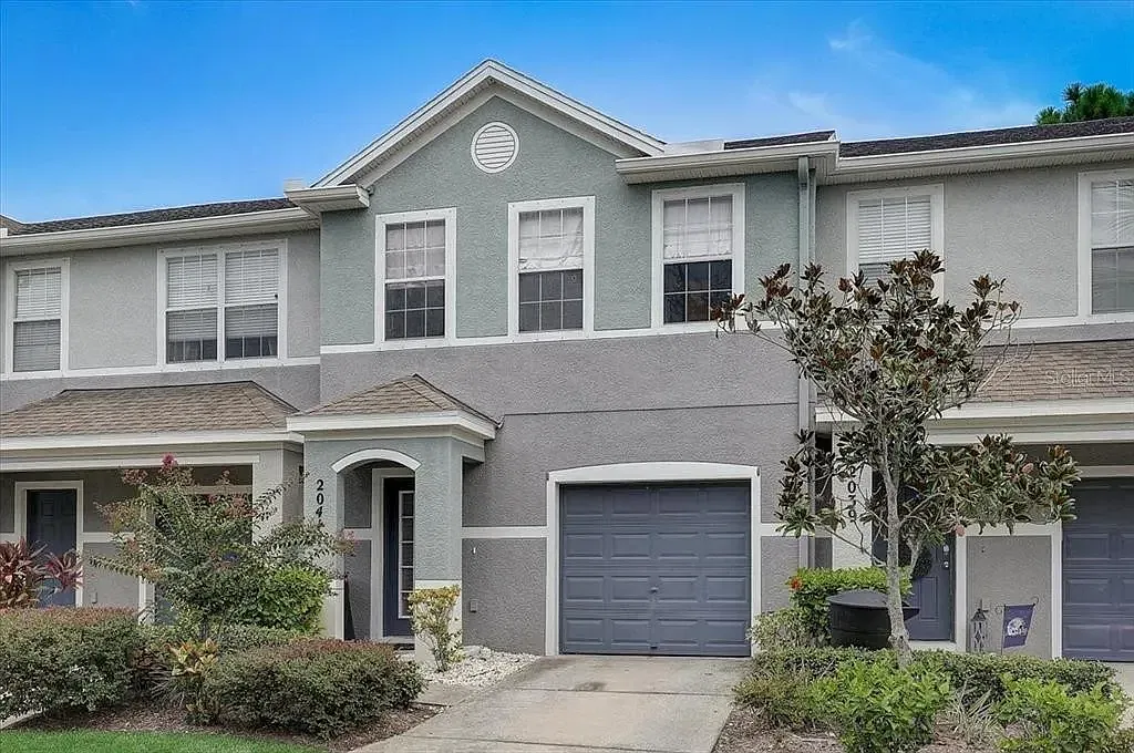 3 bed, 2.5 bath, 1494 sqft, $2,400 — Photo 3