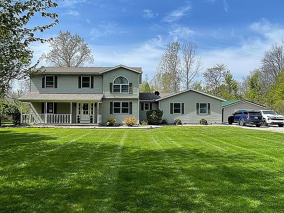 2nd image of 409 Lake Shore Dr