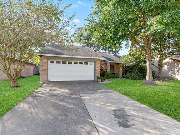 2nd image of 7523 Flair Oaks Dr