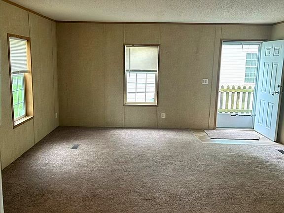 2nd image of 807 Greenfield Ln #122