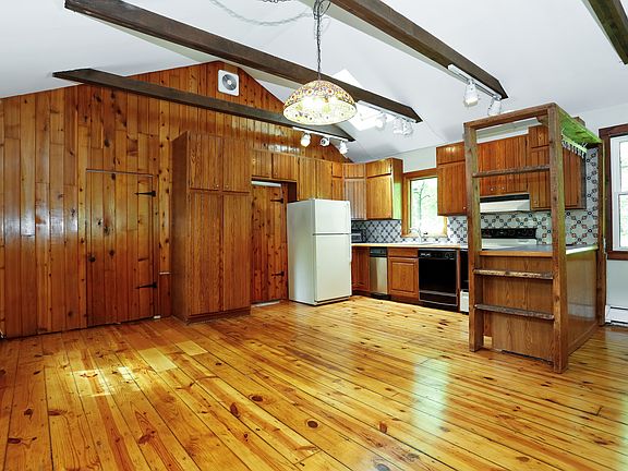 4th image of 49 Wolden Rd