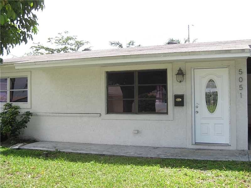 1st image of 5051 SW 95th Ave