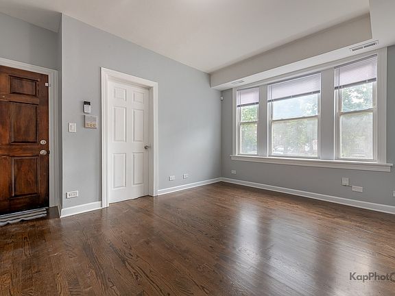 4th image of 3607 W Le Moyne St