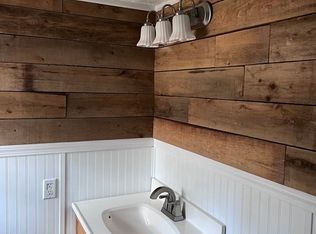 1032 N Main St #4, Dayville, CT 06241