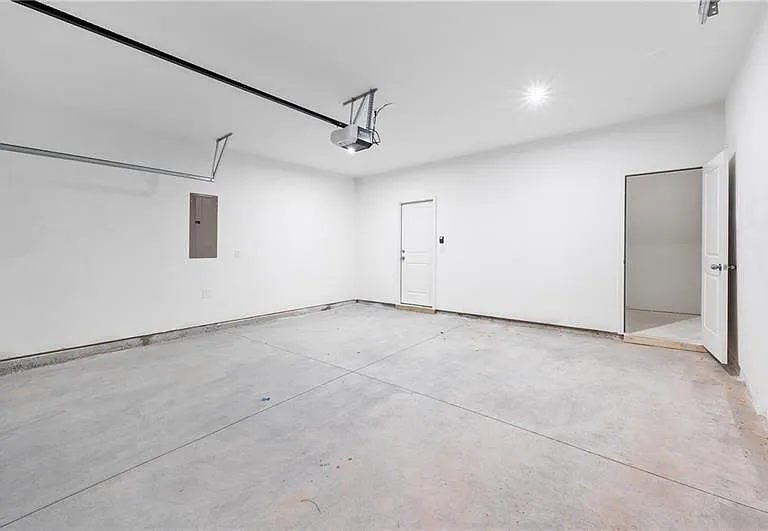 3051 Beacon Bend Xing — Photo 20