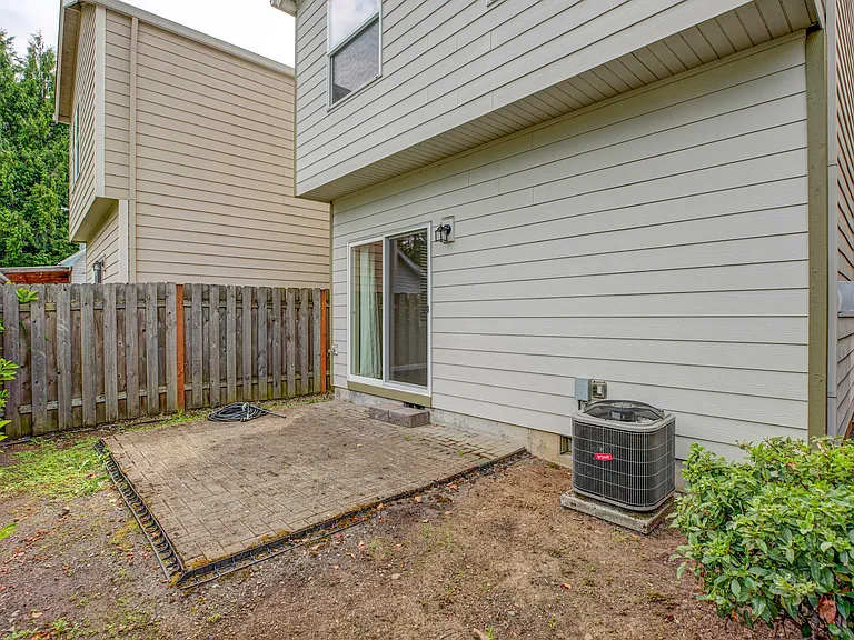 432 NE 136th Ave — Photo 31
